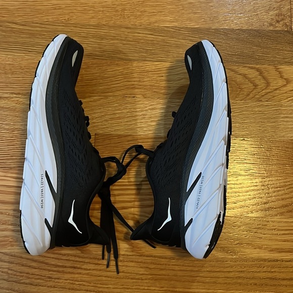 Hoka One One Clifton 8 Black Running Sneaker 8 NEW - Picture 9 of 15
